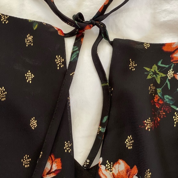 Black floral dress. Size 2X  NWT - Picture 2 of 4